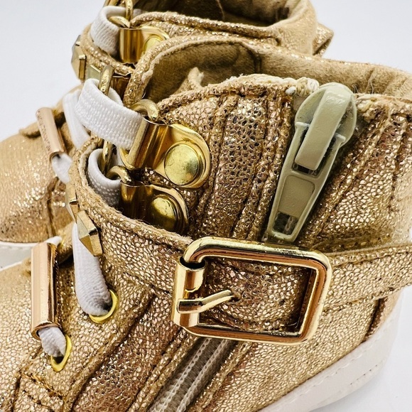 MICHAEL KORS SPARKLY GOLD BABY SNEALERS SIZE 2 VELCRO AND ZIPS - Picture 9 of 10